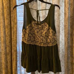 A shirt Belle du jour only worn once